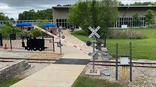 Cheap amp Crummy Miniature Railroad Crossing Gates  National Museum Of Transportation Kirkwood MO [upl. by Schonfield]