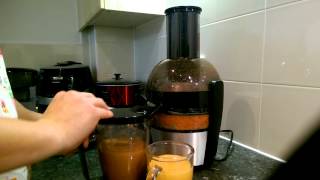 Philips Juicer Quick Demo  Viva Collection HR186301  HR183201  HR183601 [upl. by Yesteb473]