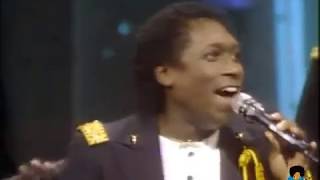 quotNightshiftquot by the Commodores Live 1985Motown Returns To The Apollo [upl. by Swann]